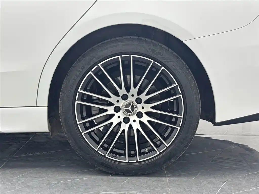 Mercedes-Benz C-Class 2023 Facelift C 200 L Sport Edition фото 24