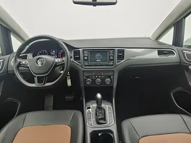 Volkswagen Golf Sportsvan 2018 230TSI Automatic Progressive — фото 5