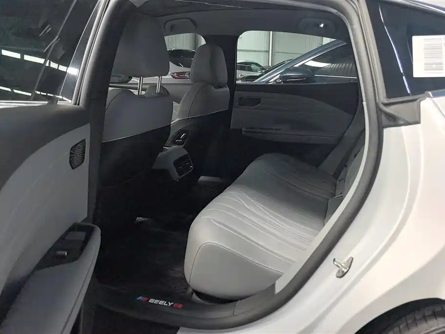 Geely Galaxy Galaxy E8 2025 575km Voyage Smart Drive Edition фото 11