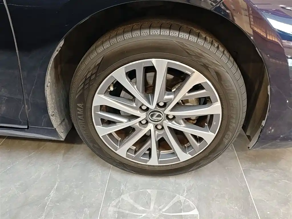 Lexus ES 2022 200 Excellence Edition фото 14