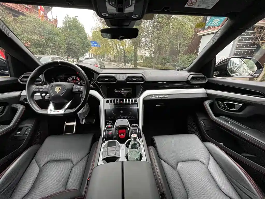 Lamborghini Urus 2018 4.0T V8 фото 2