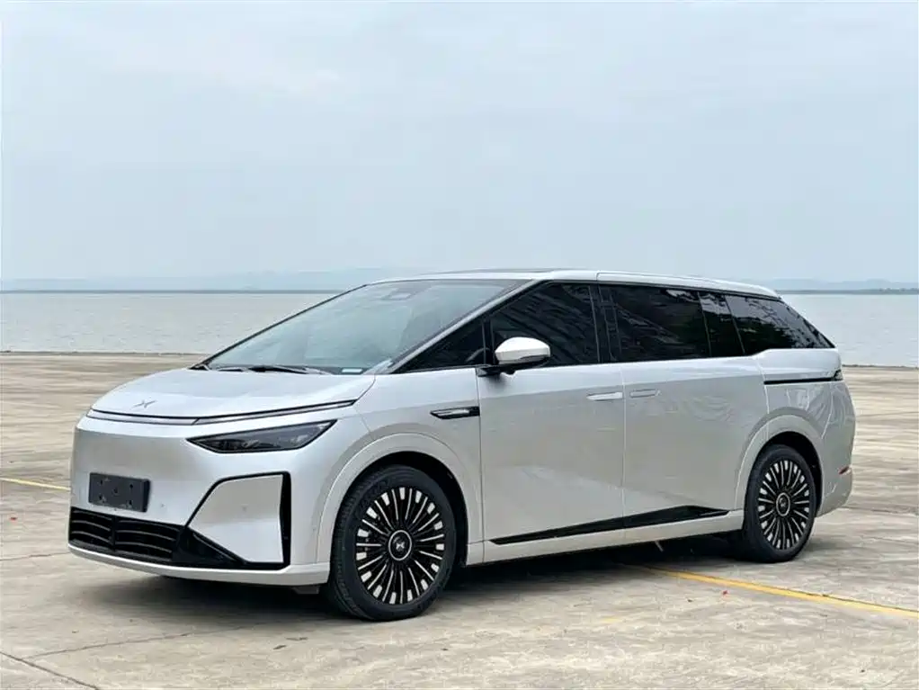 XPeng X9 2026 Model Extended Range Base Version