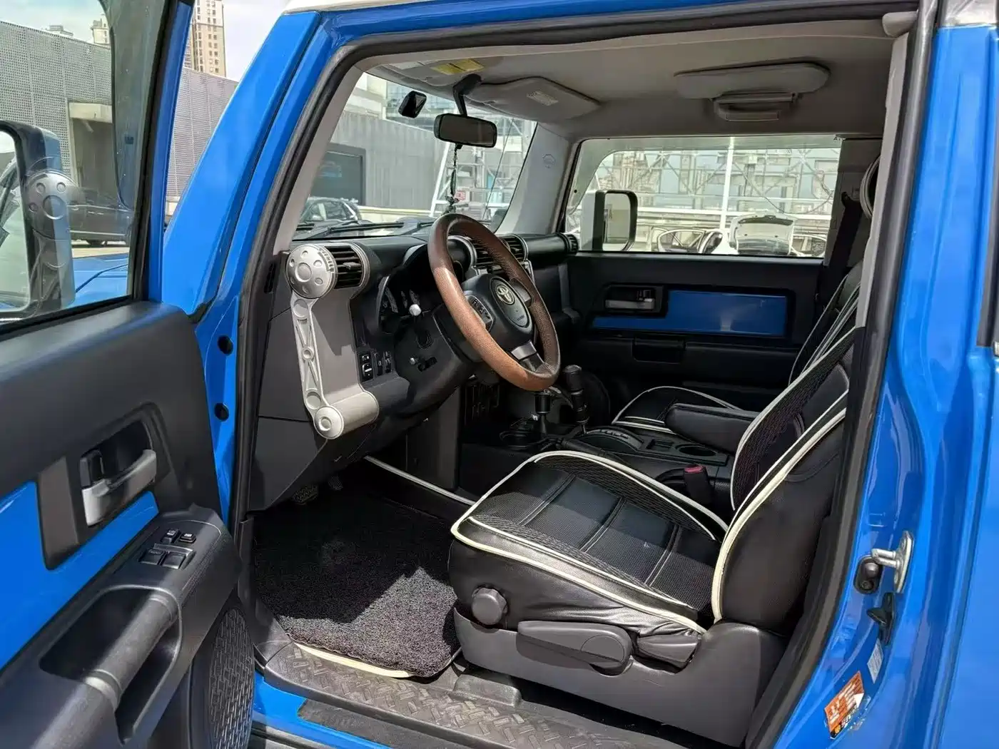 Toyota FJ Cruiser 2007 4.0L фото 7