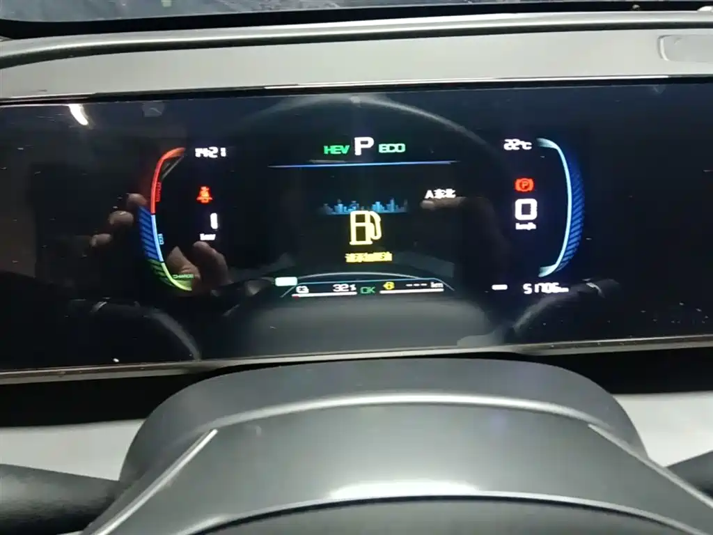 BYD Qin L 2024 DM-i 80KM Leading Edition фото 18