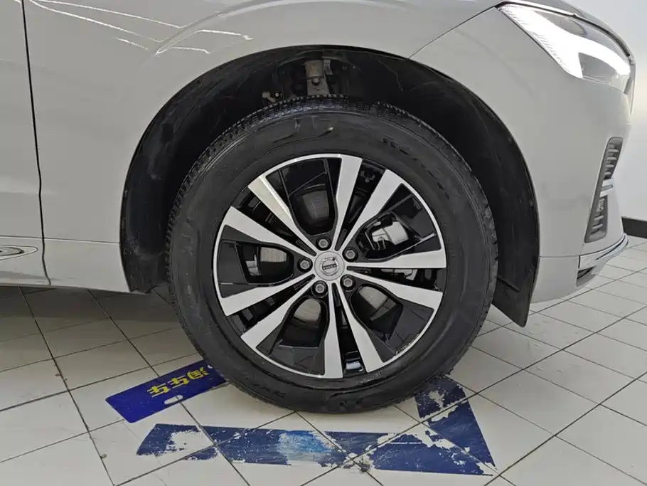 Фото 6 - Volvo XC60