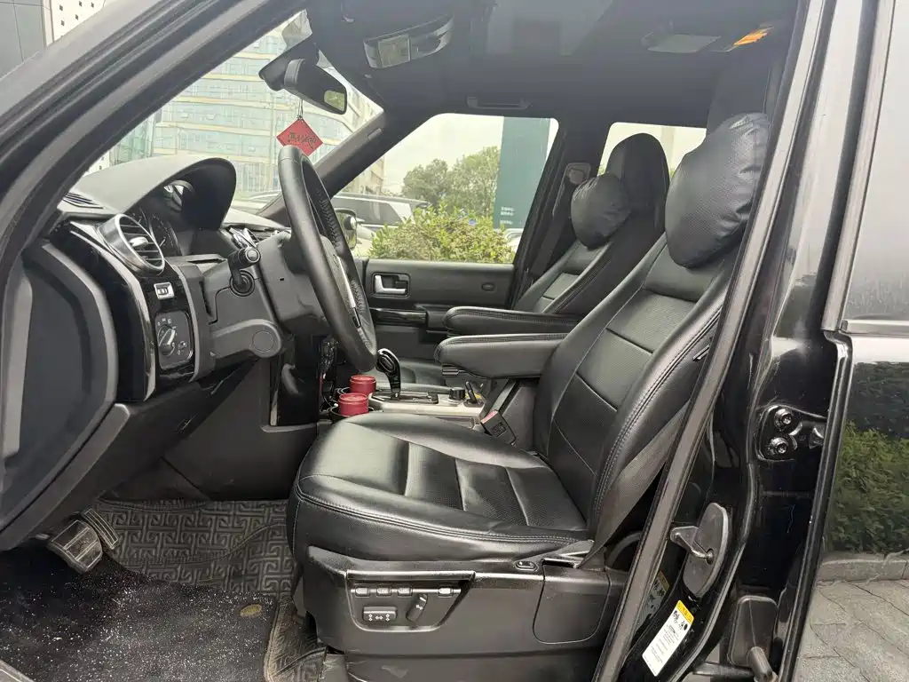 Photo 7 - Land Rover Discovery