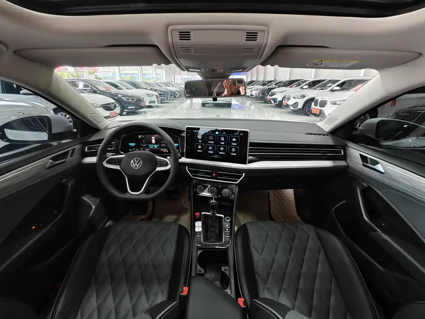 Volkswagen Sagitar 2023 Model Year 280TSI DSG Surpass Edition фото 9