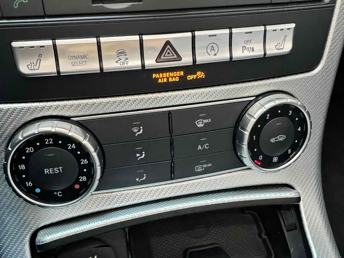 Mercedes-Benz SLC 2018 SLC 260 Dynamic фото 13