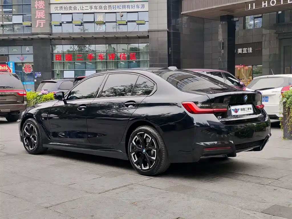 BMW i3 2024 eDrive 35 L фото 4