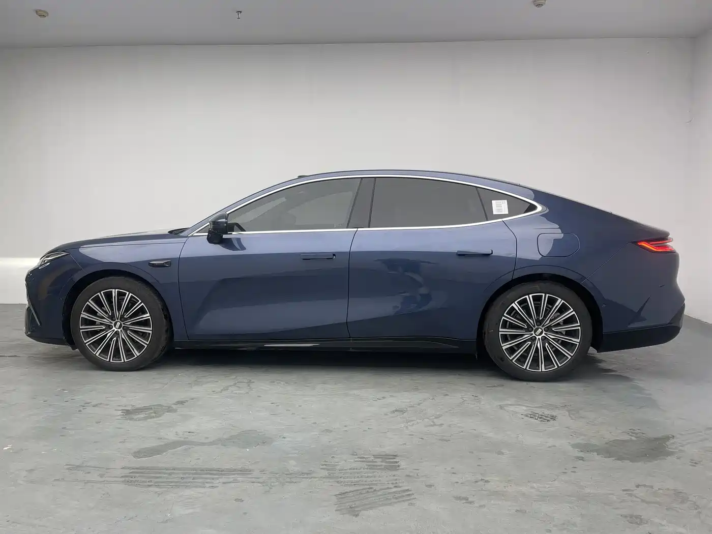 Geely Galaxy Galaxy Xingyao 8 2025 130km EM-P Starship Edition фото 8