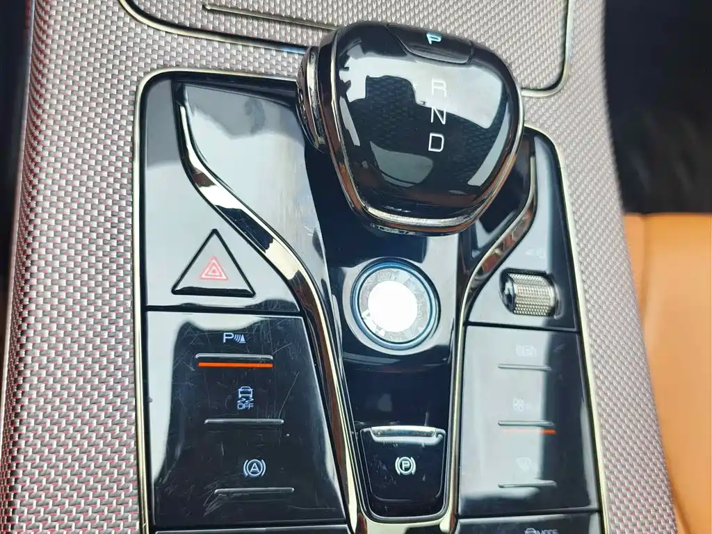 BYD Han 2022 DM-i 121KM Premium Edition фото 16
