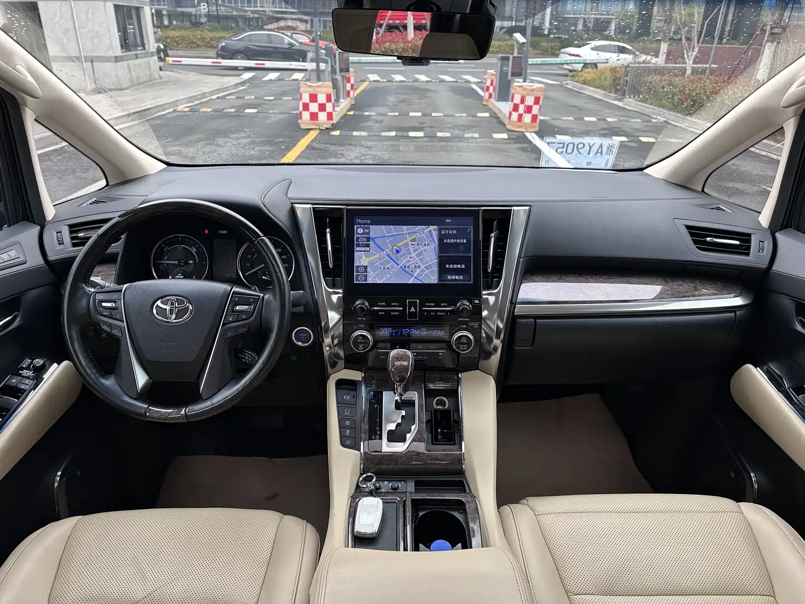 Фото 20 - Toyota Vellfire