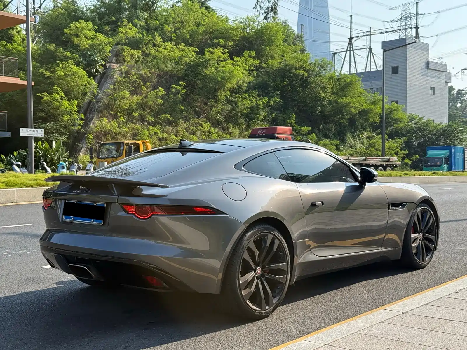 Фото 9 - Jaguar F-TYPE
