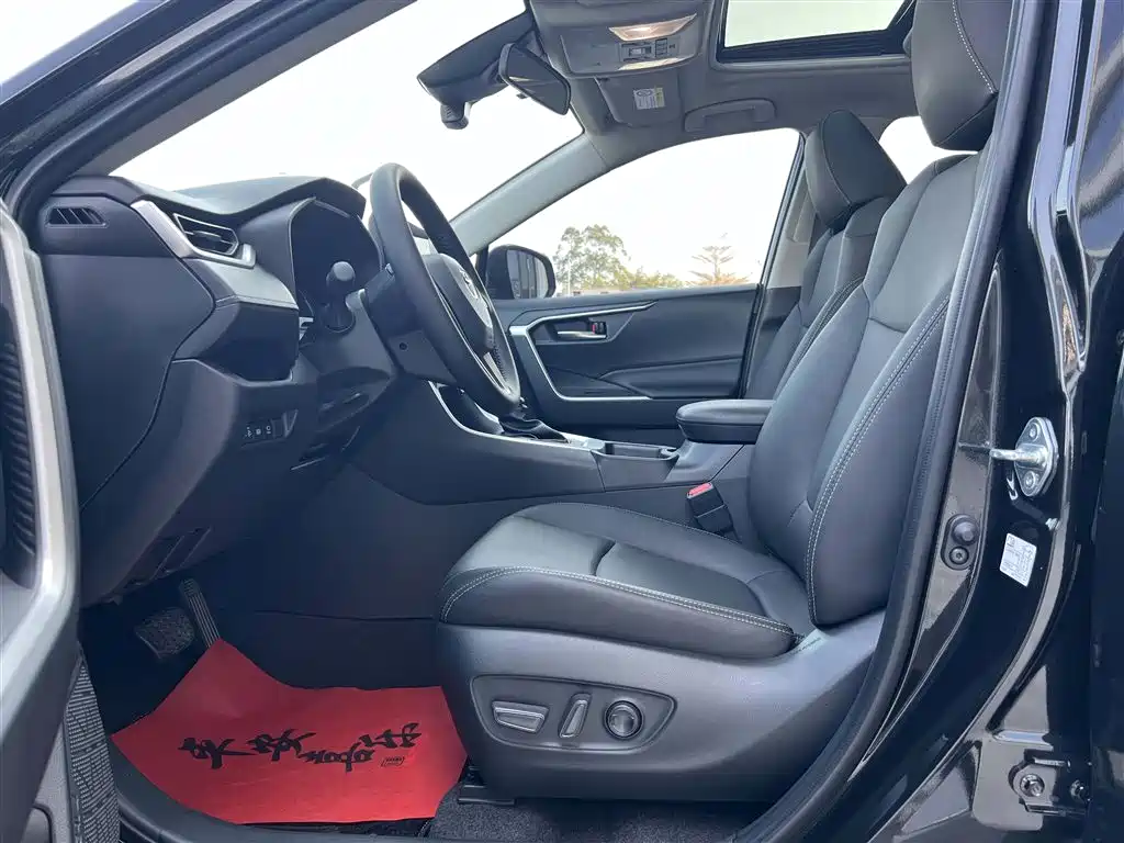 Toyota RAV4 Rongfang 2023 2.0L CVT 2WD Fashion Edition фото 14