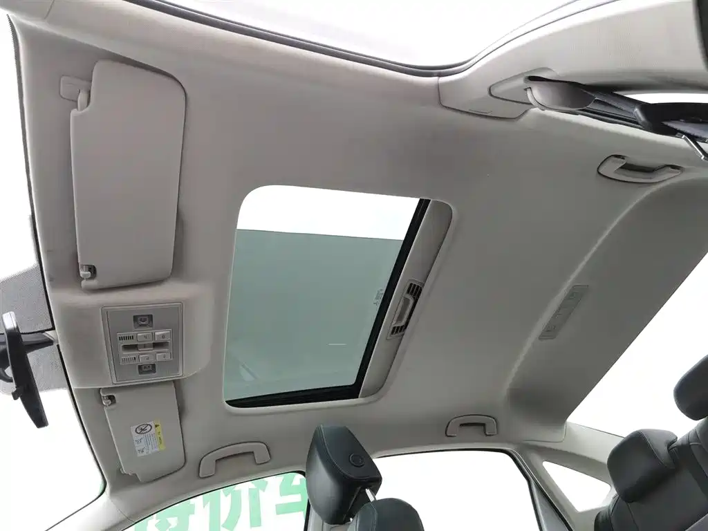Volkswagen Lavida 2022 1.5L Auto Comfort Edition фото 14