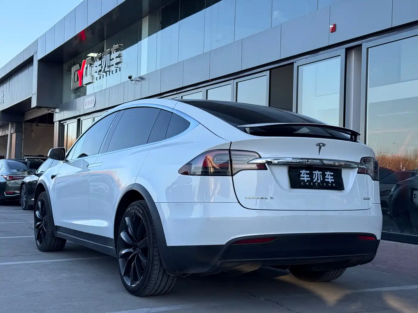 TESLA MODEL X
