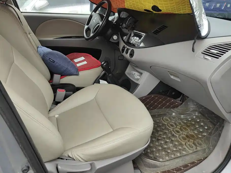 Mitsubishi Zinger 2013 2011 2.0L Manual Luxury
