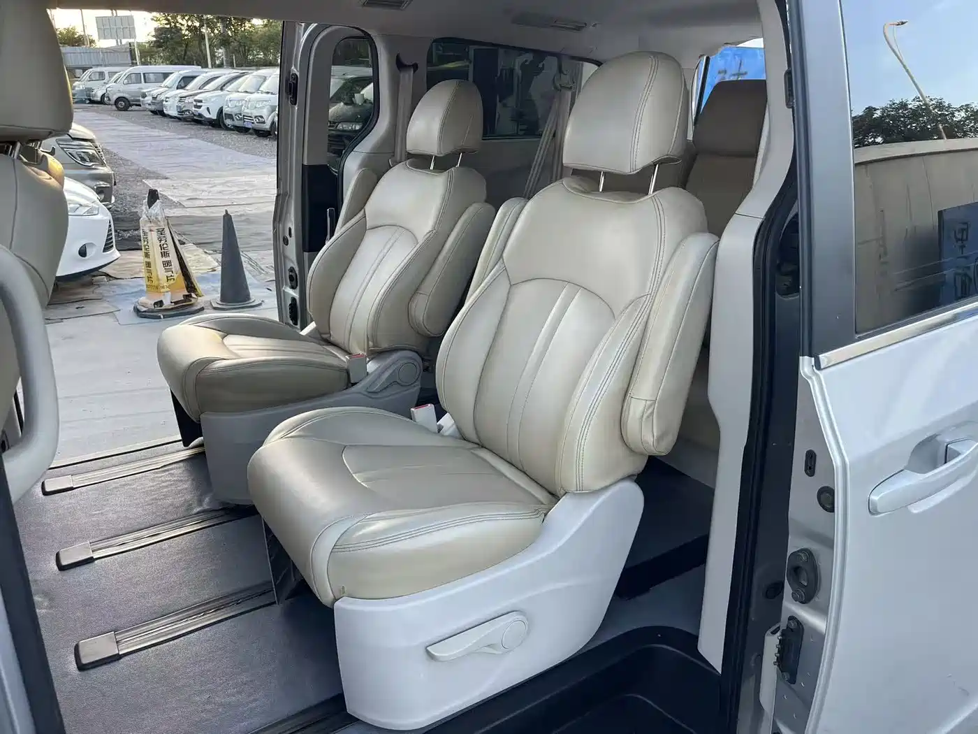 SAIC Maxus Maxus G10 2015 2.0T Automatic Commemorative Edition фото 7