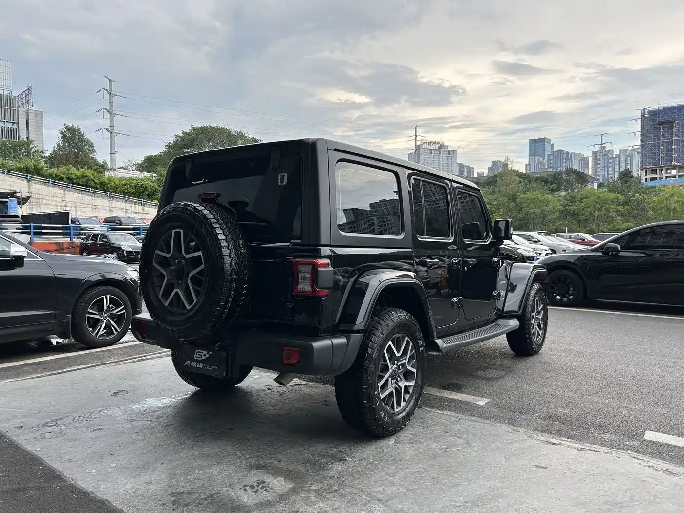 Jeep Wrangler 2024 2024 Model 2.0T Sahara Four-Door Version