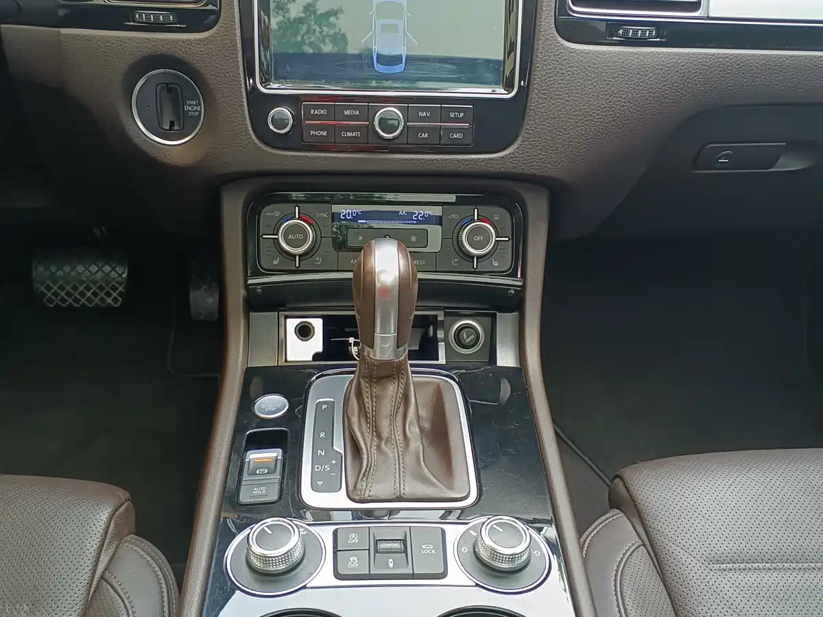 Volkswagen Touareg 2017 3.0TSI Explorer Edition фото 11