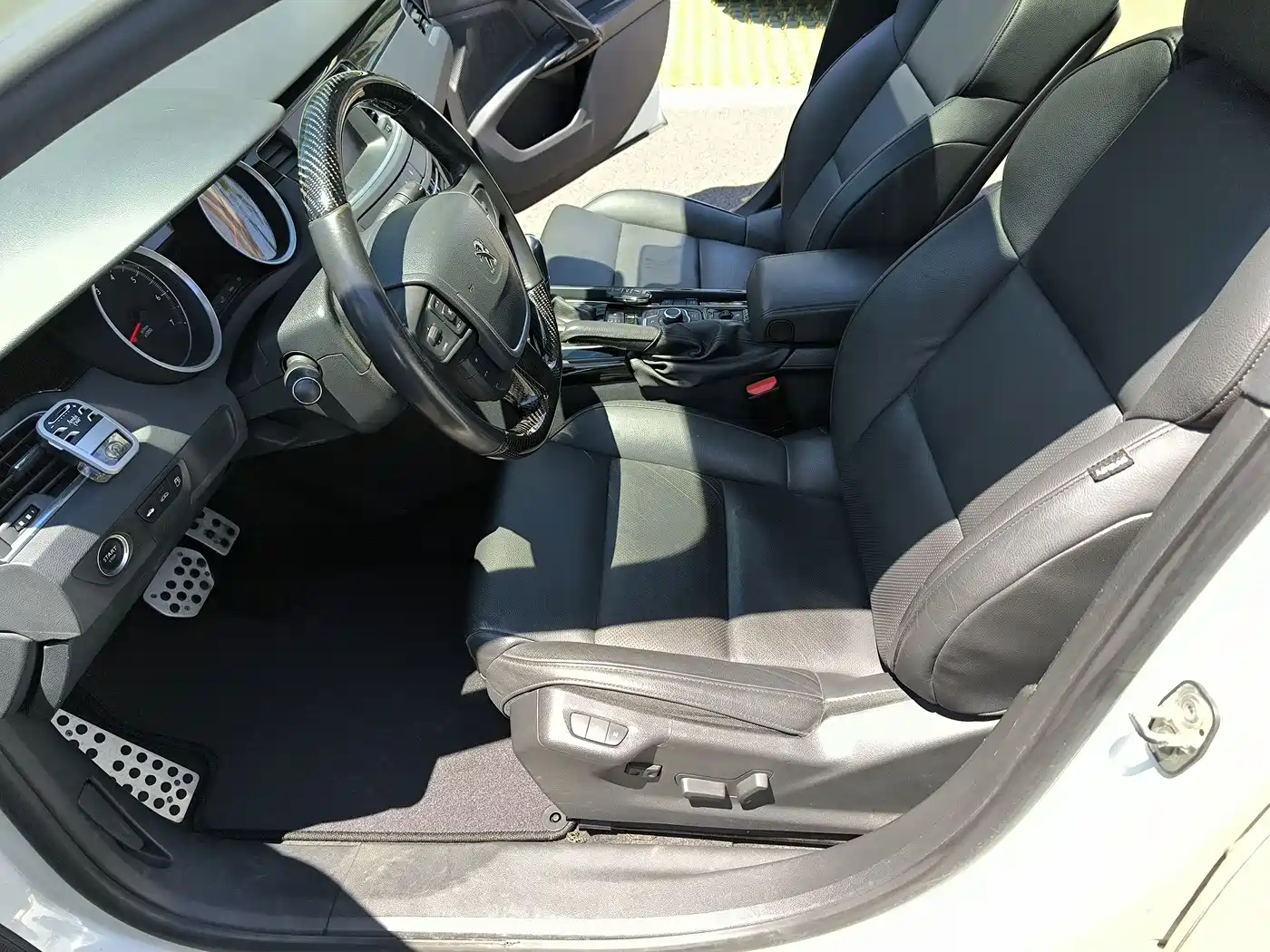 Peugeot 508 2013 2.3L Roland Garros Edition фото 7