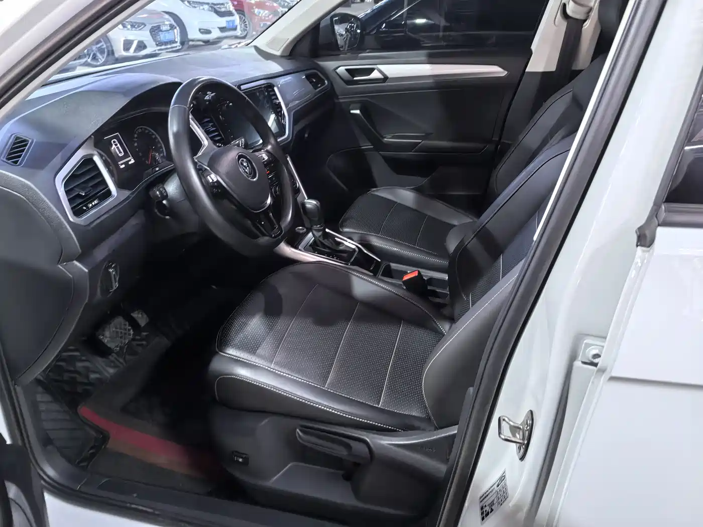 VOLKSWAGEN T ROC EXPLORING SONGS