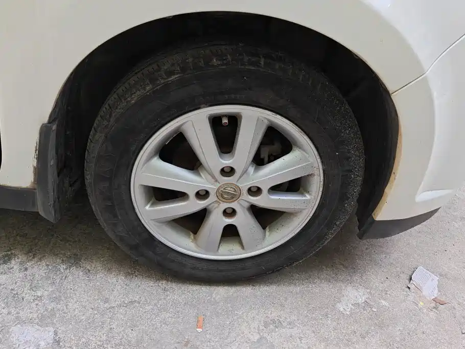 Venucia R50 2013 2013 1.6L Manual Fashion