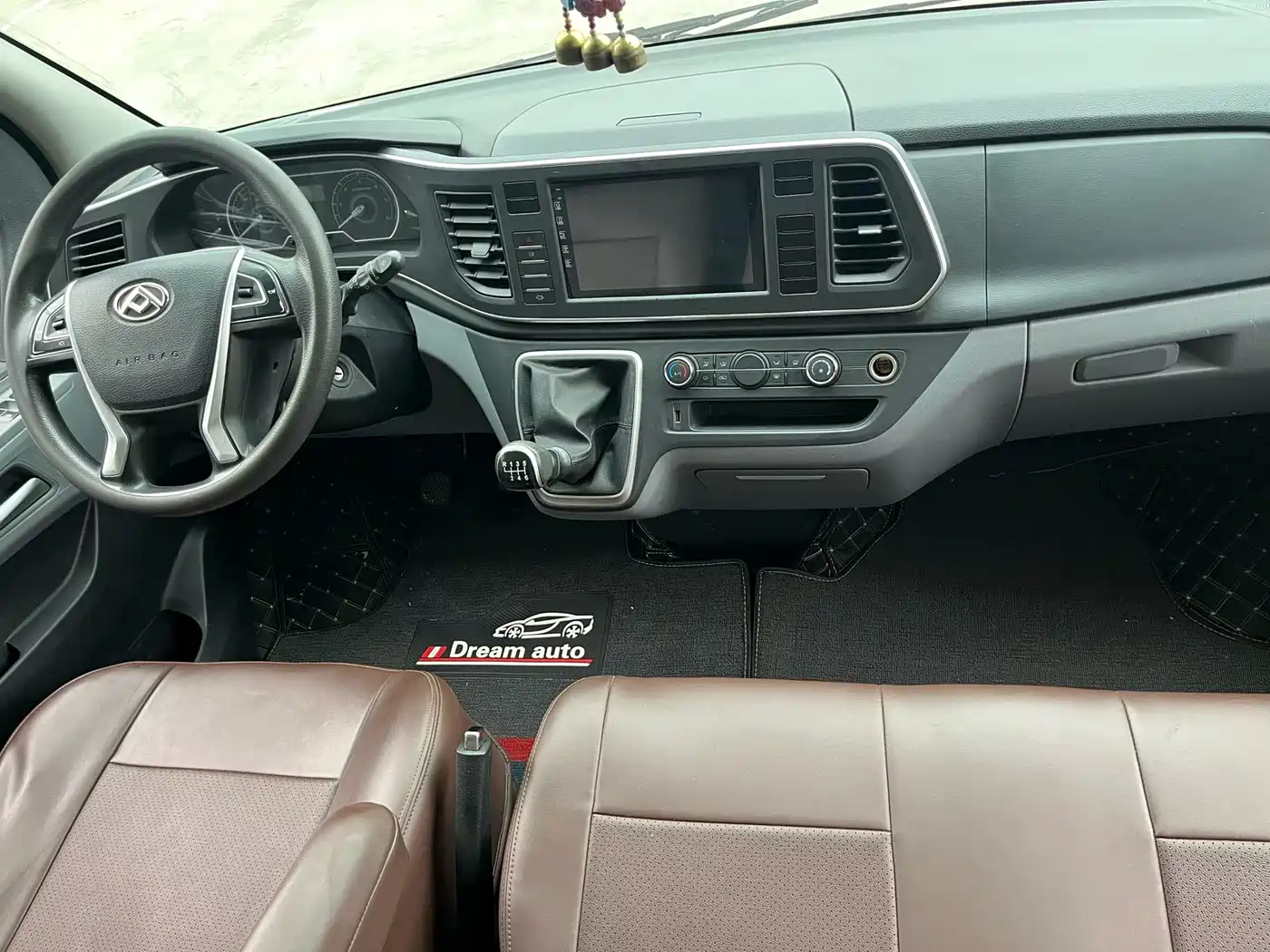 SAIC Maxus Xintu V80 2021 2.0T Manual Classic Aoyuntong 139PS Medium Wheelbase Medium Roof 6/7/8/9 Seater фото 4