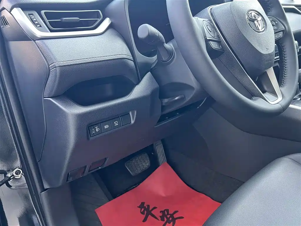 Toyota RAV4 Rongfang 2023 2.0L CVT 2WD Fashion Edition фото 17