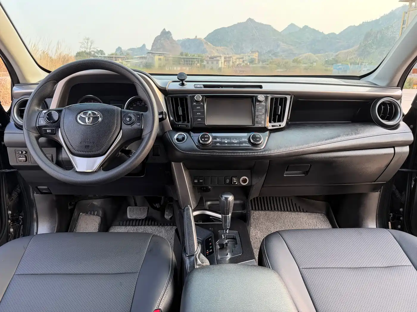 Toyota RAV4 Rongfang 2019 2.0L CVT 2WD Style X Limited Edition China VI фото 11
