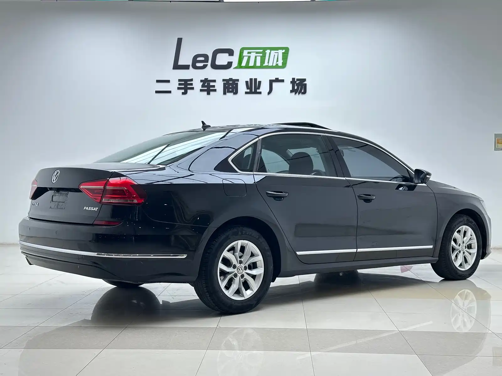 Фото 4 - Volkswagen Passat
