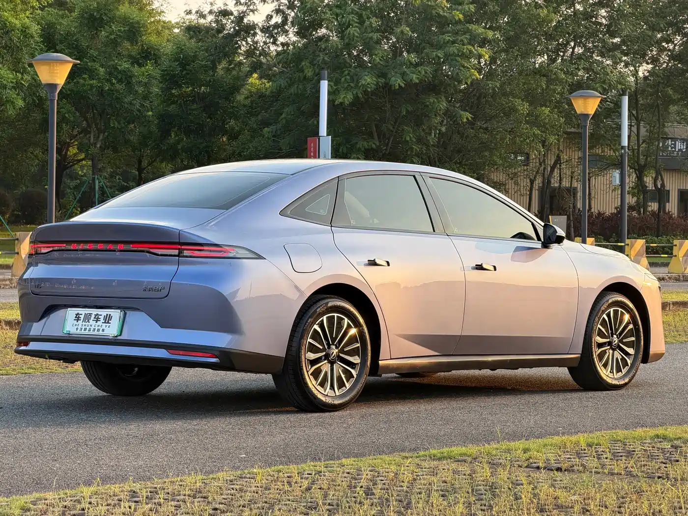 Nissan N6 2025 2025 Mid Configuration