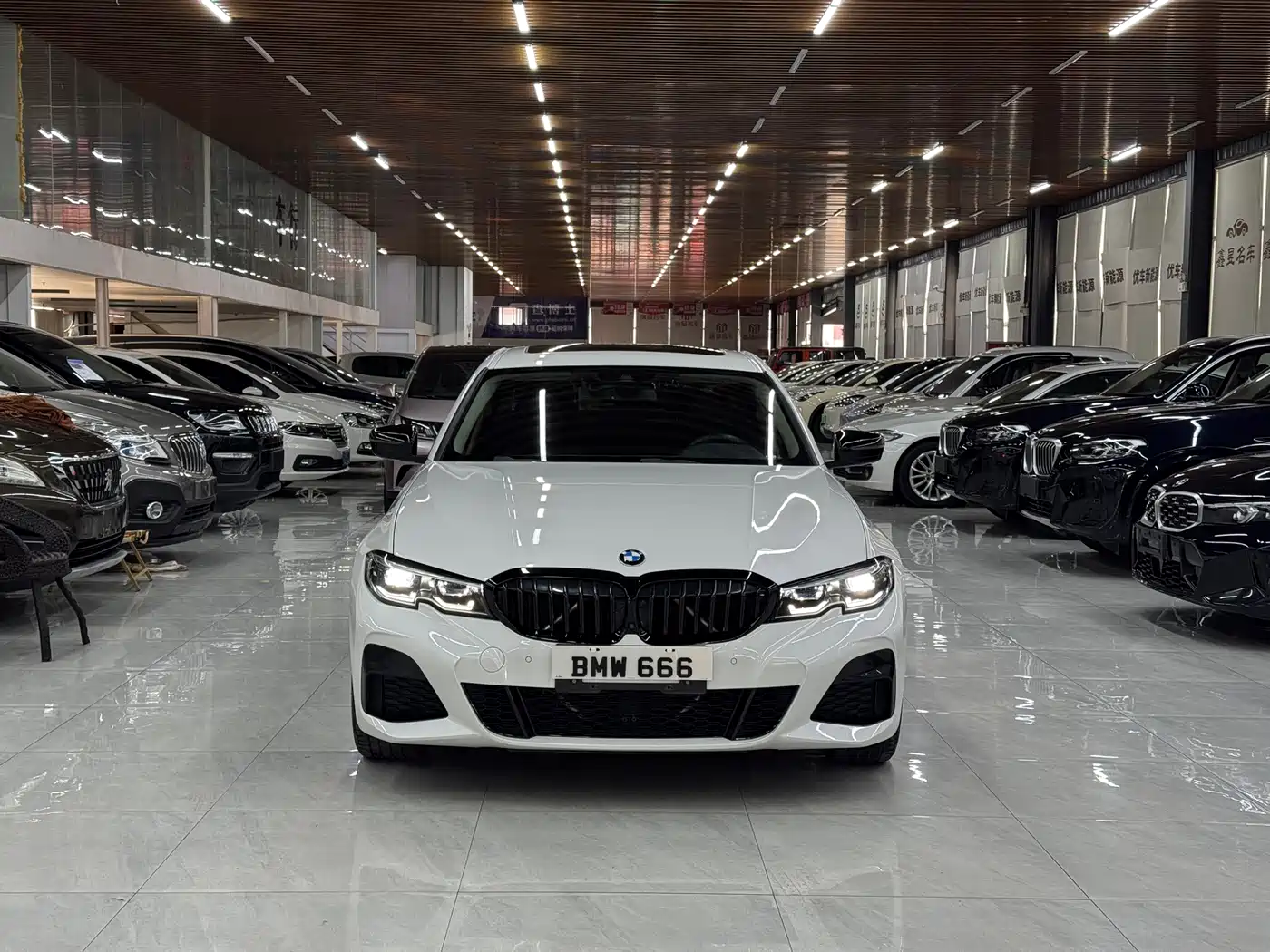 BMW 3 Series 2022 325i M Sport Shadow Edition фото 2