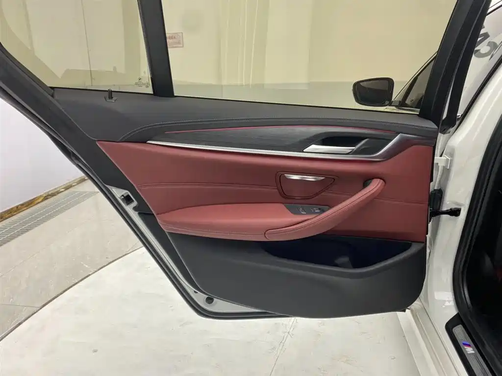 BMW 5 Series 2021 530Li Leading M Sport Package фото 25