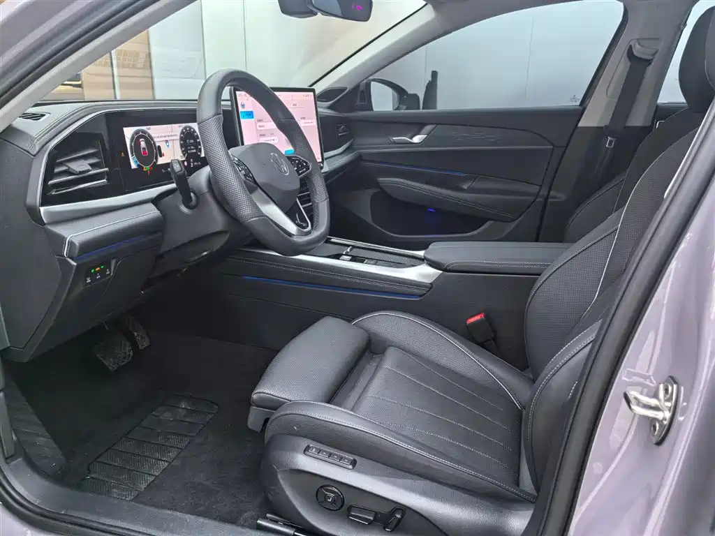 Volkswagen Passat 2025 Pro 380TSI Dragon Prestige Edition фото 6