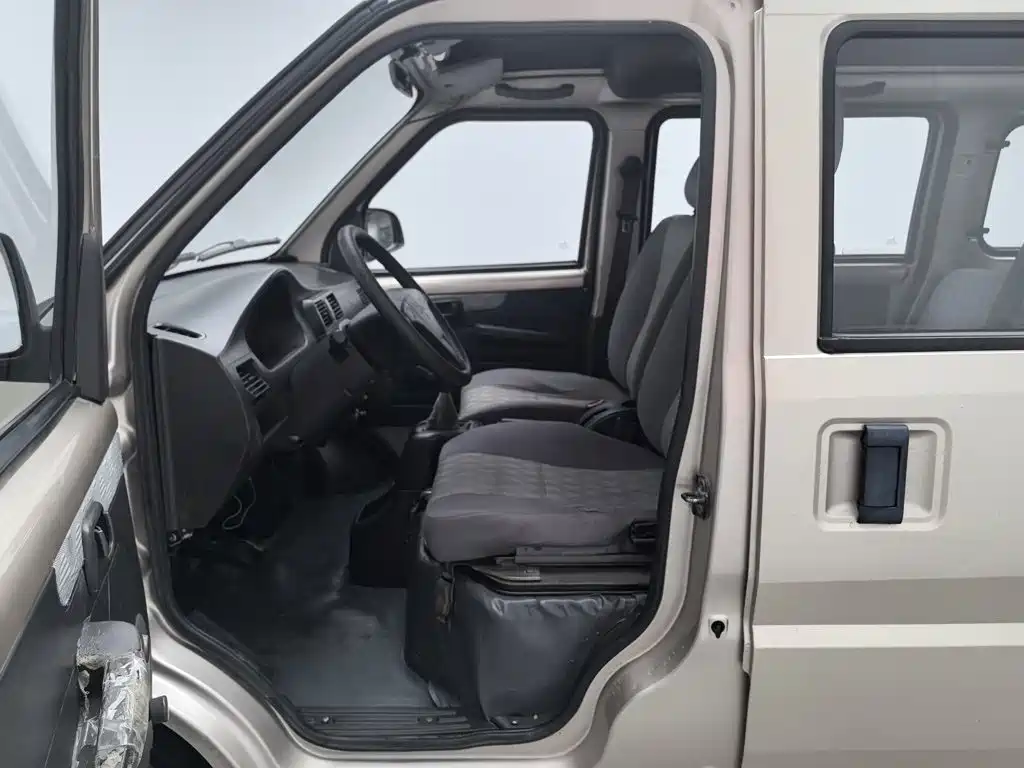 Wuling Motors Wuling Rongguang 2011 2011 1.2L Base Model