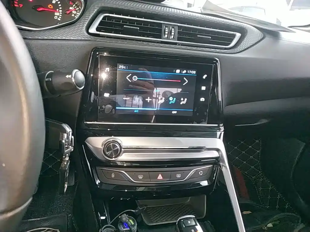صورة 13 - Peugeot 308