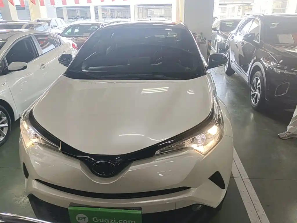Toyota C-HR 2019 2020 Model 2.0L Leading