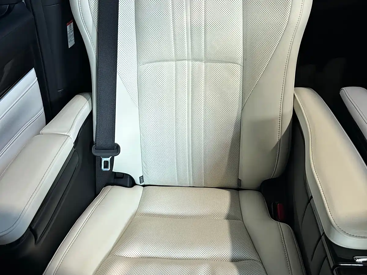 Lexus LM 2021 2020 300h Seven-Seater Elegance Edition