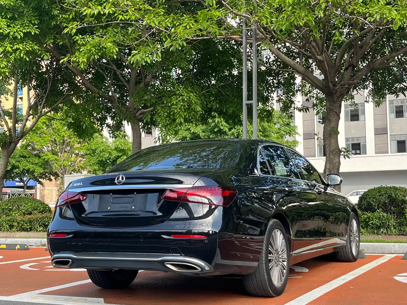 Mercedes-Benz E-Class 2021 E 300 L Luxury фото 9