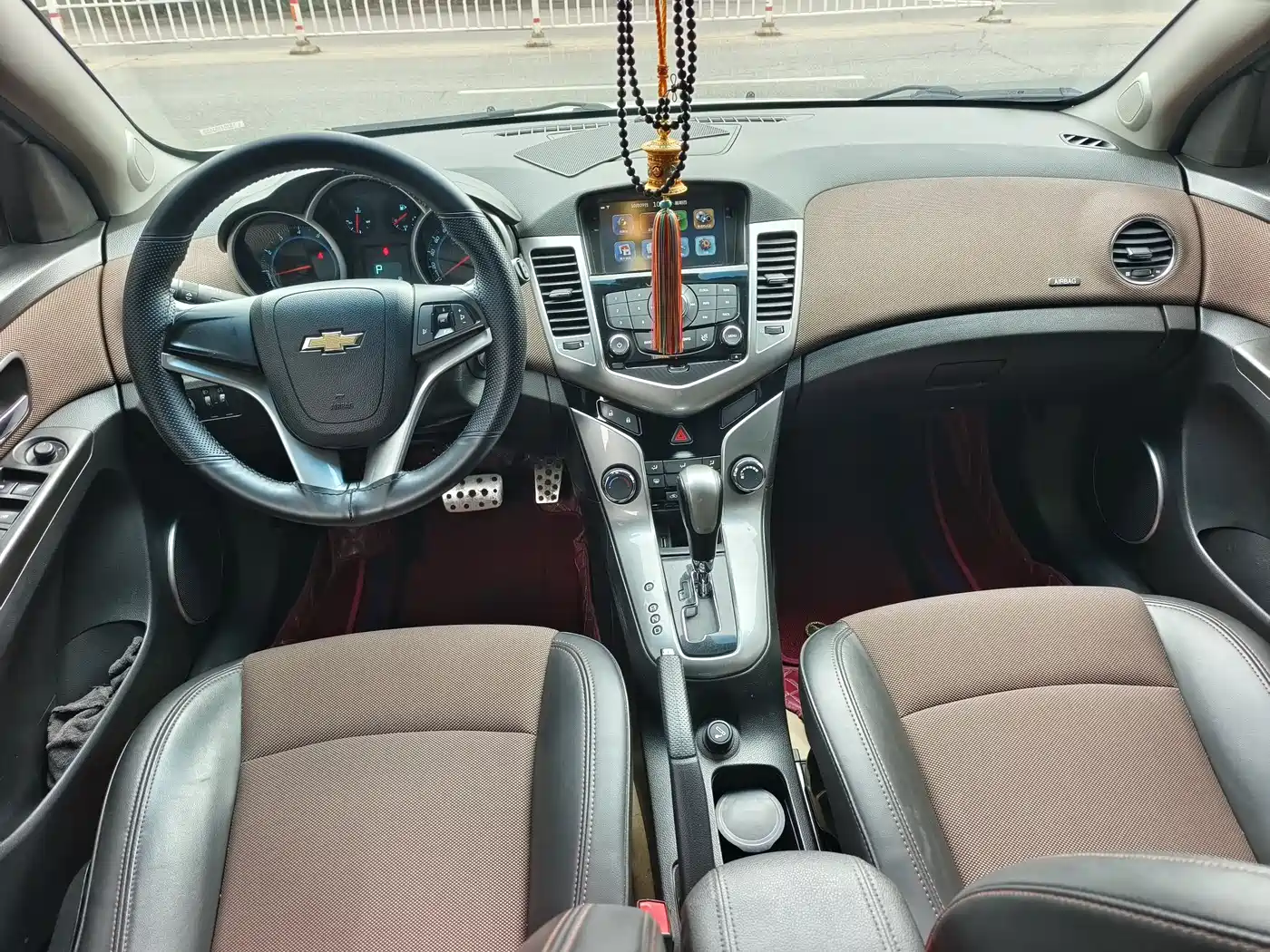 Chevrolet Cruze 2013 Hatchback 1.6L Automatic Luxury фото 9