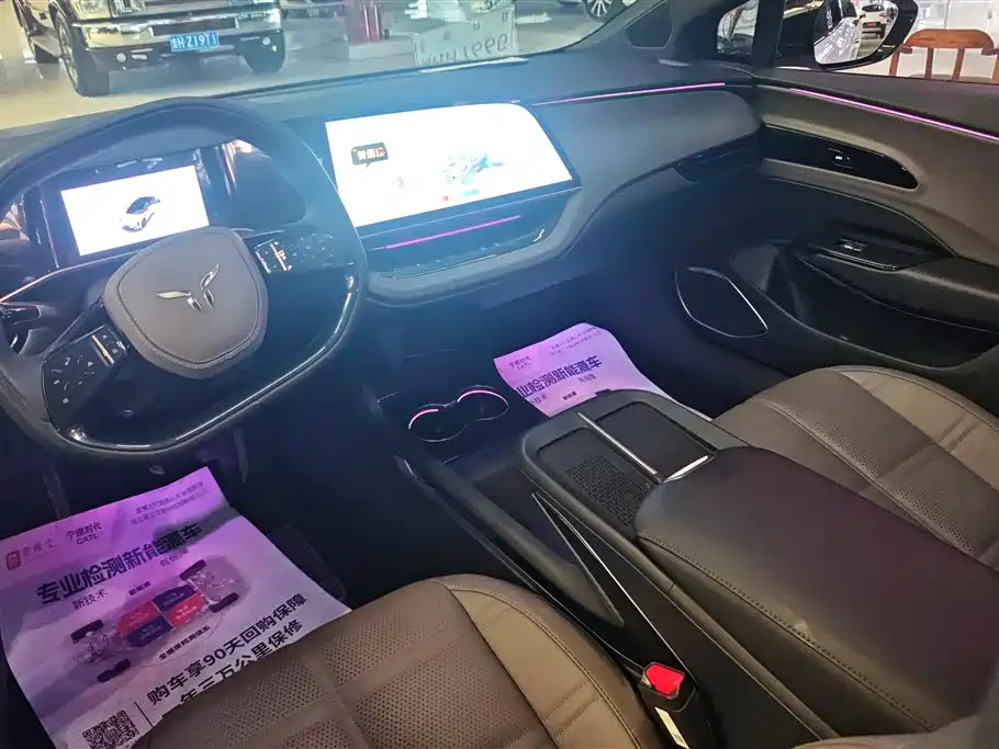 Hongqi EH7 2024 690 Pro фото 12