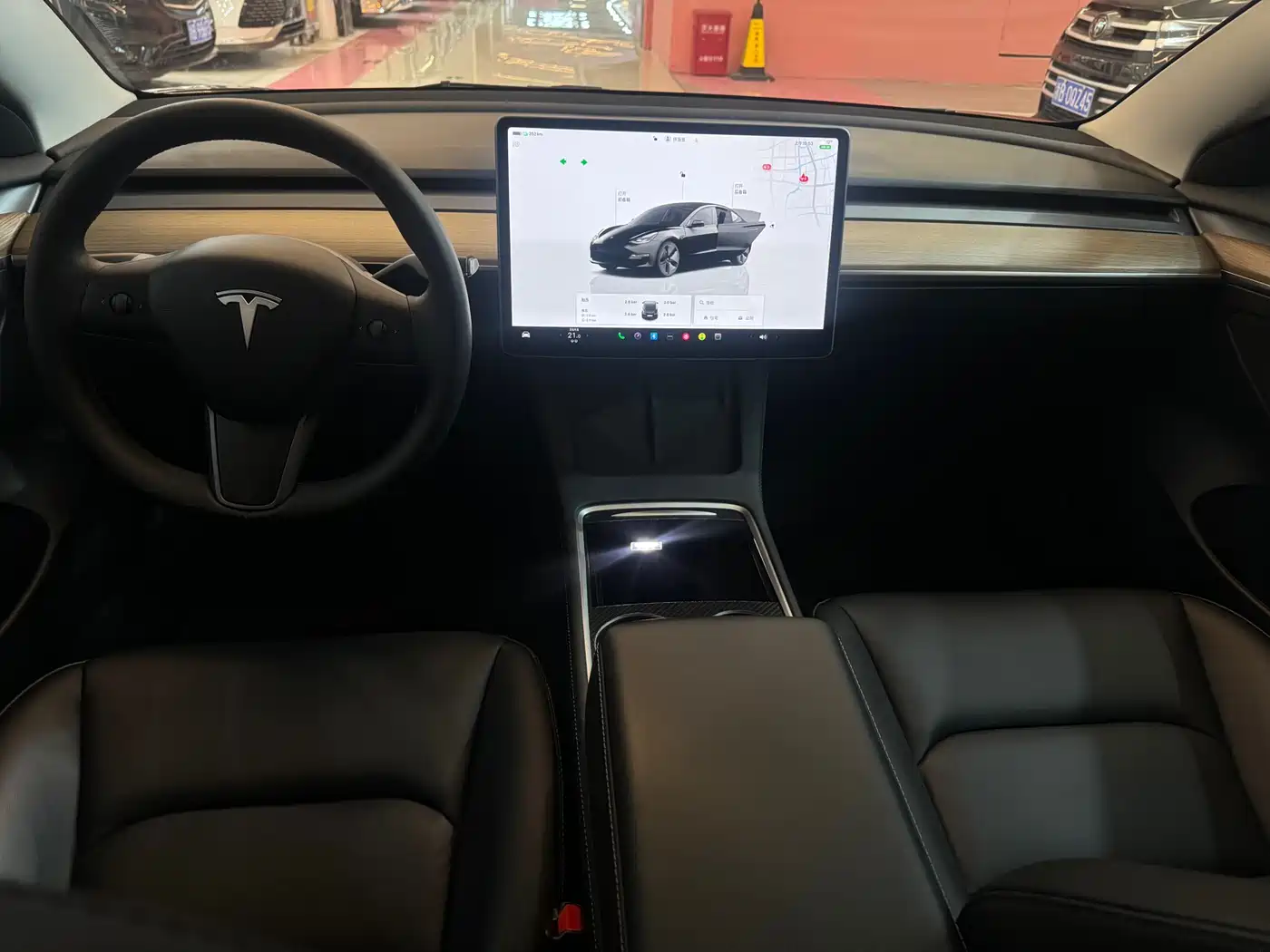 TESLA MODEL 3