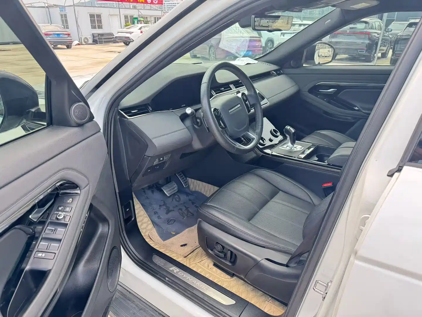 Photo 4 - Land Rover Range Rover Evoque
