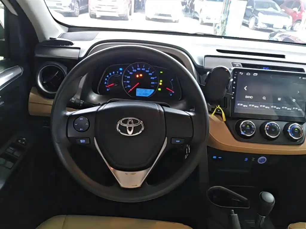 Toyota RAV4 Rongfang 2016 2.0L CVT 2WD Urban (China V) фото 11