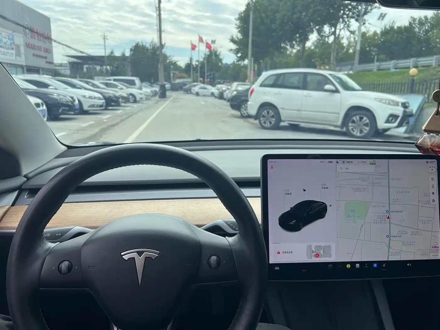 TESLA MODEL 3