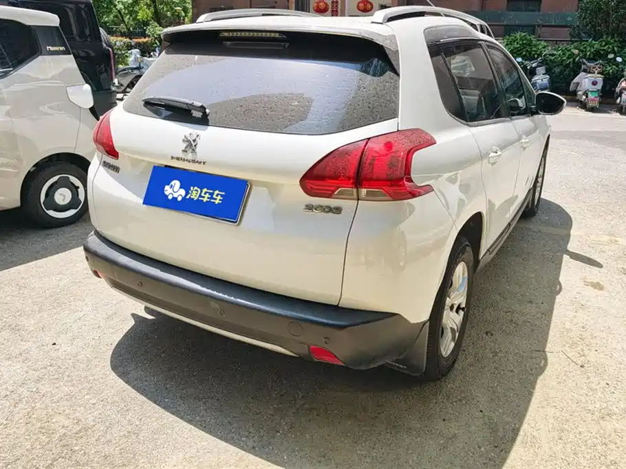 Peugeot 2008 2014 1.6L Automatic Excellence Edition фото 3