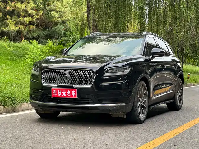 Lincoln Nautilus 2.0T, Полный привод, Эксклюзив