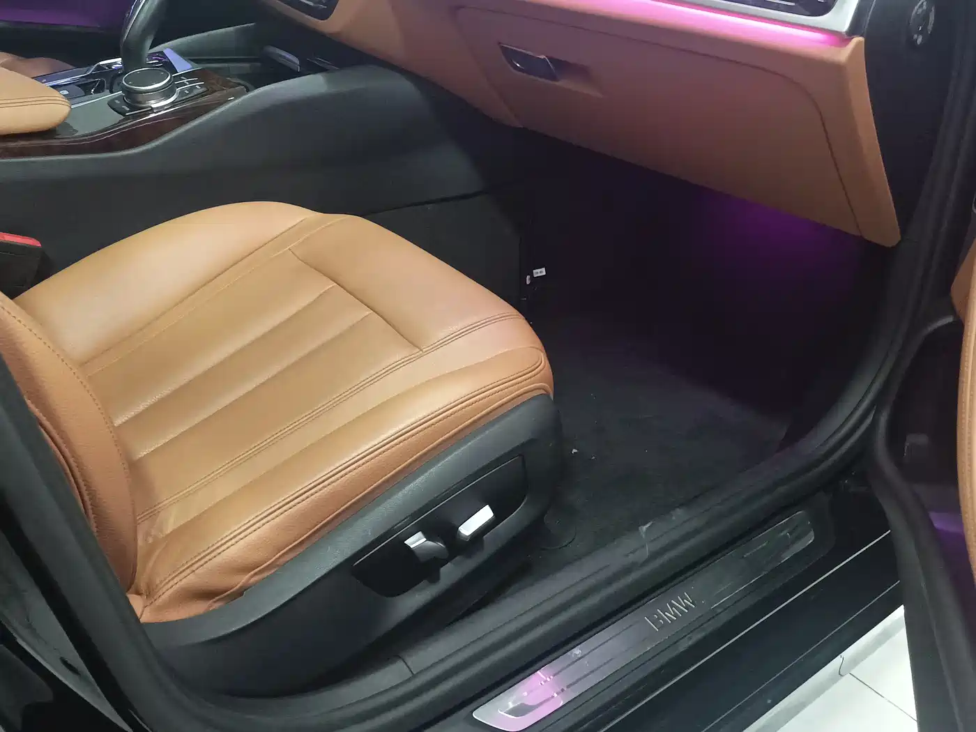BMW 5 Series 2018 528Li Launch Special Edition фото 11