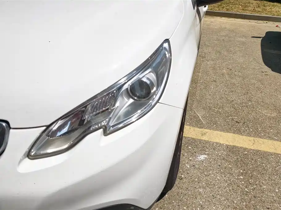 Peugeot 2008 2014 1.6L Automatic Excellence Edition фото 5